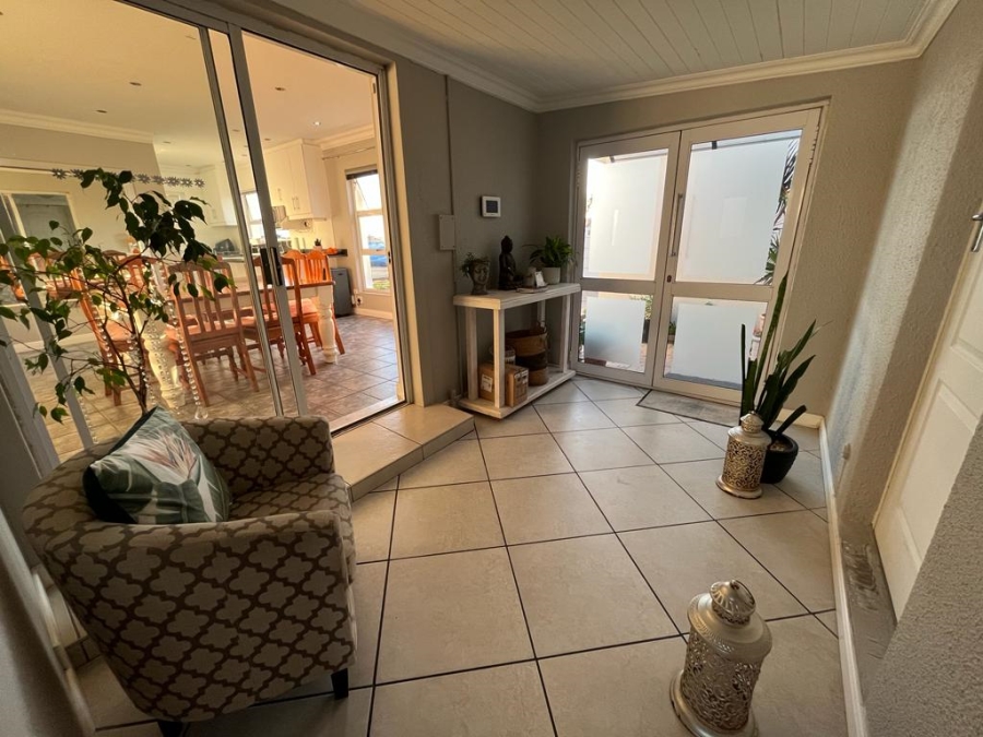 To Let 5 Bedroom Property for Rent in Richwood Western Cape
